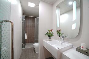 Ibis Chengdu Hi-Tech Zone Longhu Hotel