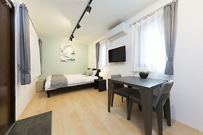 B2  Maison Philippe Shitaya 202