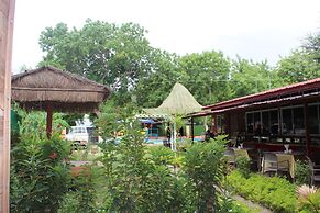 Law Ka Thit Sar Hotel - Hostel