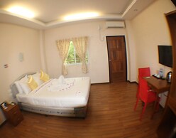 Law Ka Thit Sar Hotel - Hostel