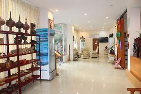 Law Ka Thit Sar Hotel - Hostel