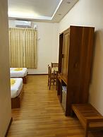 Law Ka Thit Sar Hotel - Hostel