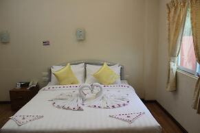 Law Ka Thit Sar Hotel - Hostel