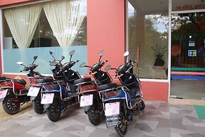 Law Ka Thit Sar Hotel - Hostel