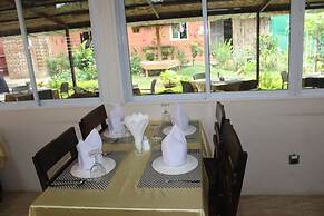 Law Ka Thit Sar Hotel - Hostel