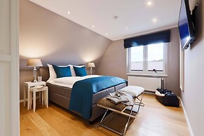 Astra Maris Apartments