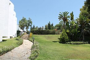 Rootop Villa - Chalet en Cabo Pino con vistas al mar, jardines y pisci
