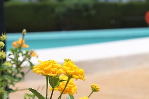 Rootop Villa - Chalet en Cabo Pino con vistas al mar, jardines y pisci