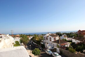 Rootop Villa - Chalet en Cabo Pino con vistas al mar, jardines y pisci