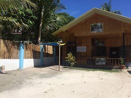 D&B Bluestar Beach Resort