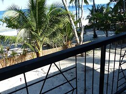 D&B Bluestar Beach Resort