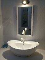 D&B Bluestar Beach Resort