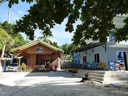 D&B Bluestar Beach Resort