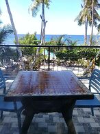 D&B Bluestar Beach Resort