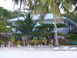 D&B Bluestar Beach Resort