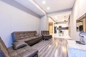 Apartment on Saakadze Square
