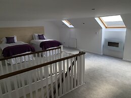 Village Tavern Apartment