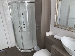 Village Tavern Apartment