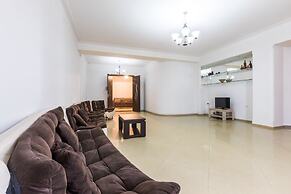 Apartment on Chikobava str.