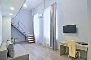 Grand Apartments