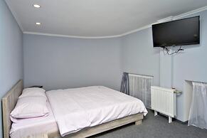 Grand Apartments