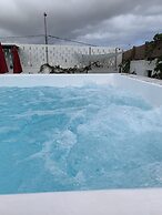 Valtisya House Pool & Airport