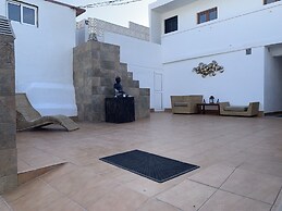 Valtisya House Pool & Airport