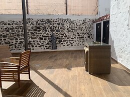 Valtisya House Pool & Airport