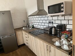 Valtisya House Pool & Airport