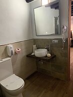 Valtisya House Pool & Airport