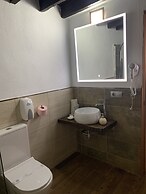 Valtisya House Pool & Airport