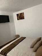 Valtisya House Pool & Airport