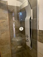 Valtisya House Pool & Airport