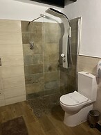 Valtisya House Pool & Airport