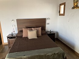 Valtisya House Pool & Airport