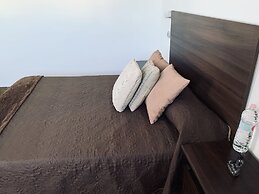 Valtisya House Pool & Airport