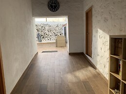 Valtisya House Pool & Airport