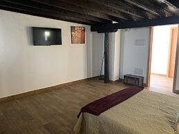 Valtisya House Pool & Airport