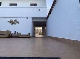 Valtisya House Pool & Airport