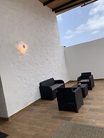 Valtisya House Pool & Airport