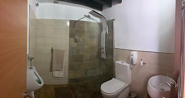 Valtisya House Pool & Airport