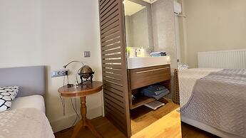 Captain's Luxury Suite