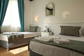 Hubble Bubble Suit Hotel