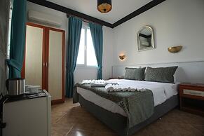 Hubble Bubble Suit Hotel