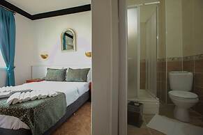 Hubble Bubble Suit Hotel