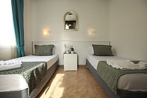 Hubble Bubble Suit Hotel