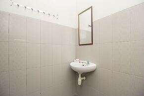 Super OYO Collection O 1061 Aliya Homestay