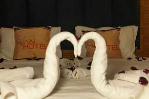 Van Hotel