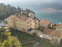 Lux Apartment Goodness