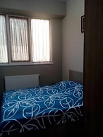 Apartment on Kandelaki Str.